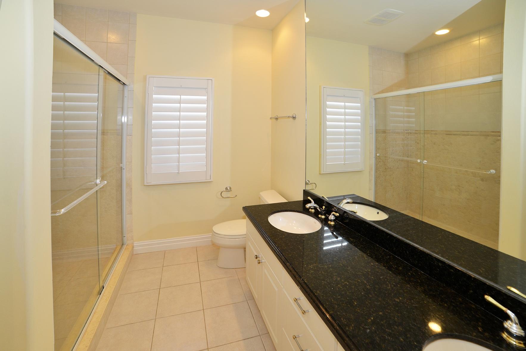 839 Coventry Street Boca Raton, FL 33487 - Photo 23 of 34 Guest Bath