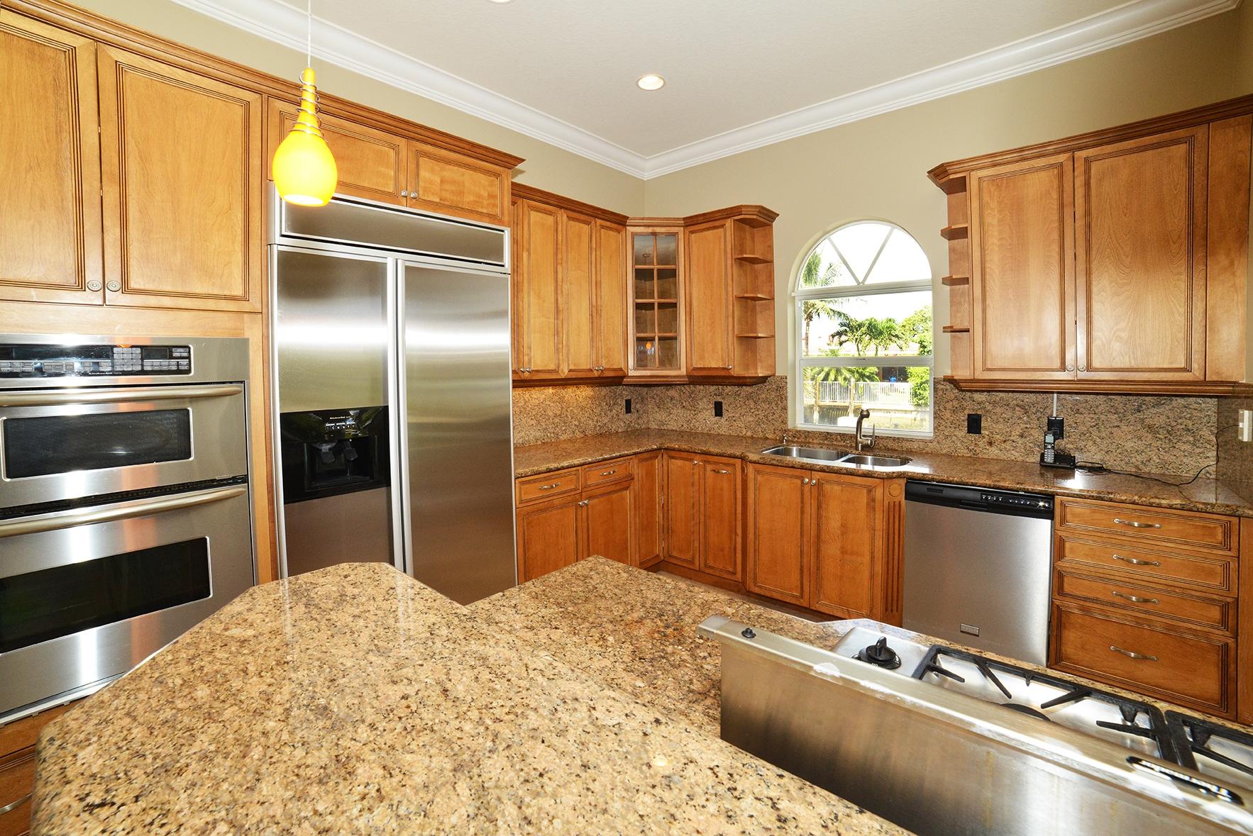 839 Coventry Street Boca Raton, FL 33487 - Photo 9 of 34 Gourmet Granite Kitchen