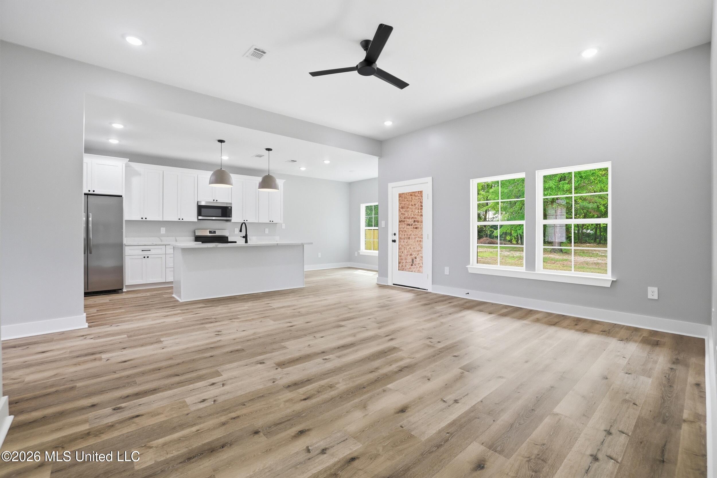 11080 Shorecrest Road Biloxi, MS 39532 - Photo 10 of 41 10_r6__0345