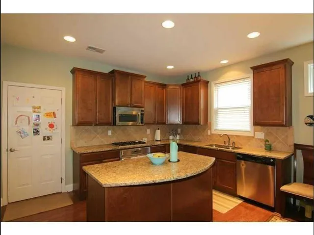 $2,800 | 4595 A Essen Lane, Cumming, GA 30041