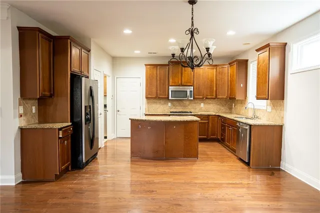 $2,800 | 4595 A Essen Lane, Cumming, GA 30041