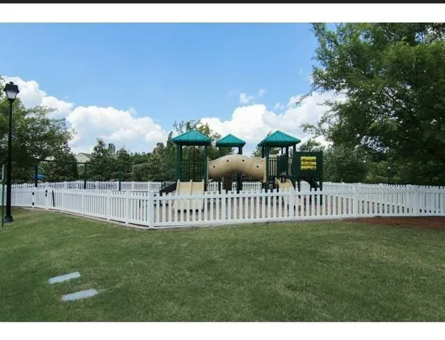 $2,800 | 4595 A Essen Lane, Cumming, GA 30041