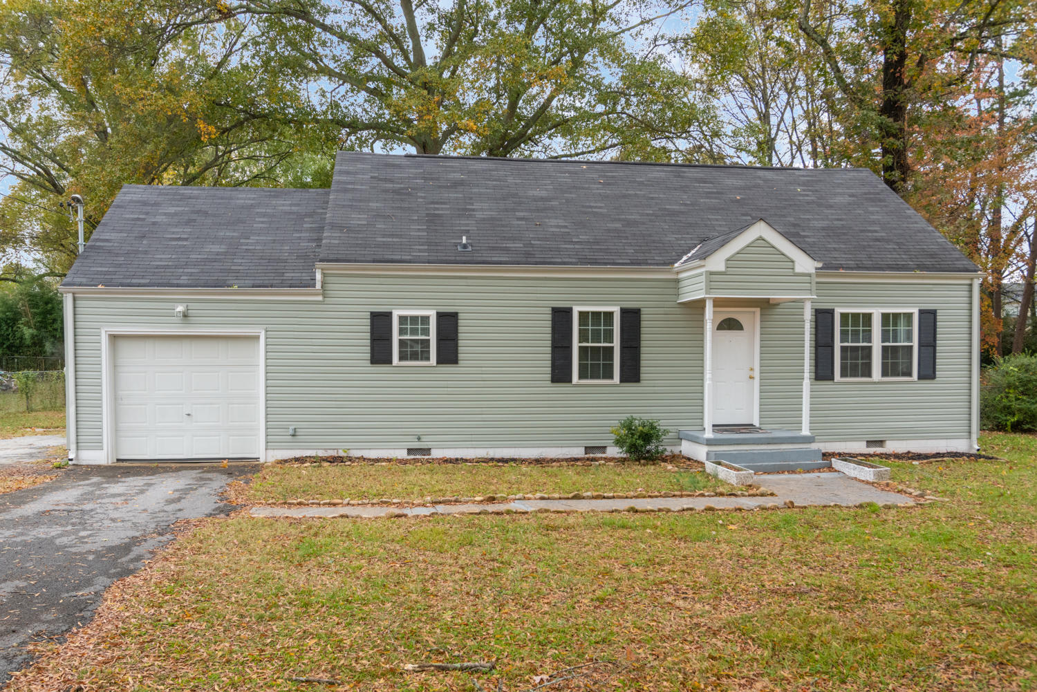 801 South Moore Road Chattanooga, TN 37412 - Photo 1 of 14 801_S_Moore_Rd_01