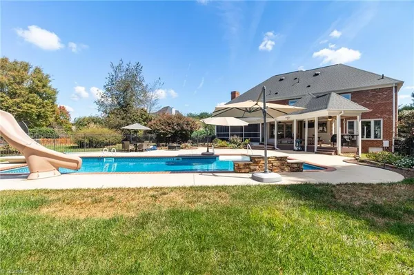 $900,000 | 7011 Mustang Court, Summerfield, NC 27358