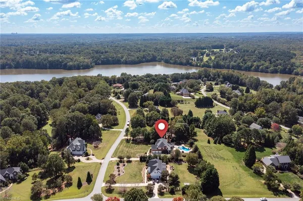 $900,000 | 7011 Mustang Court, Summerfield, NC 27358