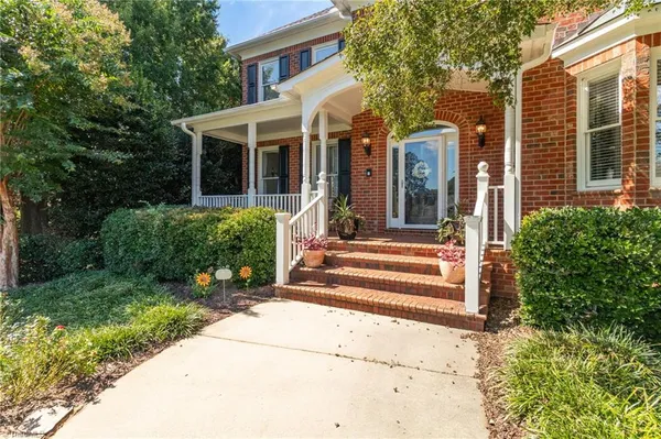 $900,000 | 7011 Mustang Court, Summerfield, NC 27358