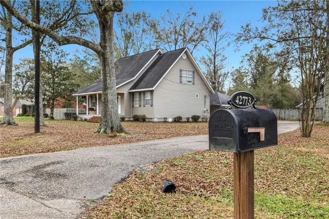 $325,000 | 42773 Robinwood Drive, Hammond, LA 70403