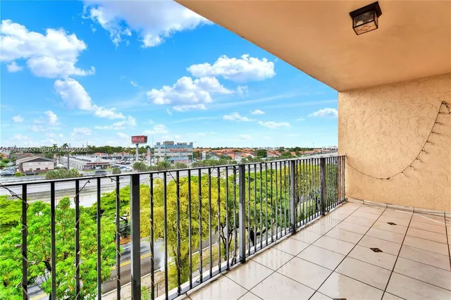 $2,000 | 1990 West 56th Street, Unit 1407, Hialeah, FL 33012