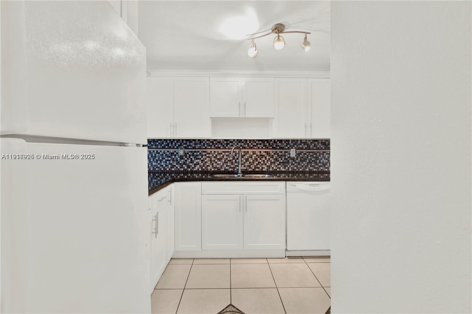 1990 West 56th Street, Unit 1407 Hialeah, FL 33012 - Photo 2 of 15