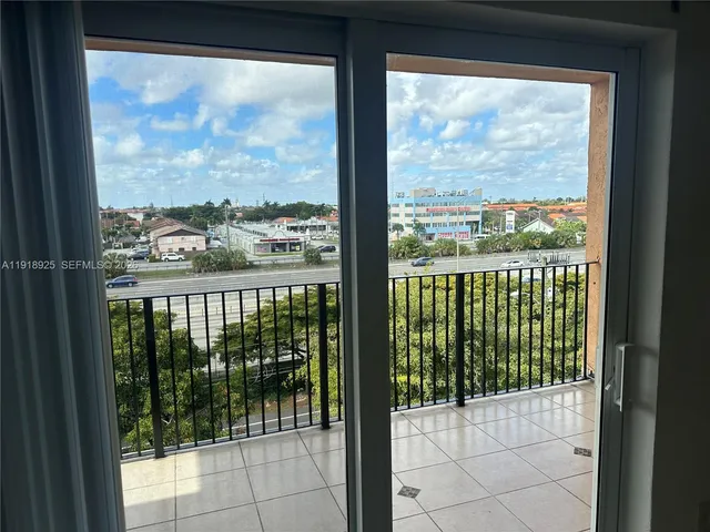 $2,000 | 1990 West 56th Street, Unit 1407, Hialeah, FL 33012