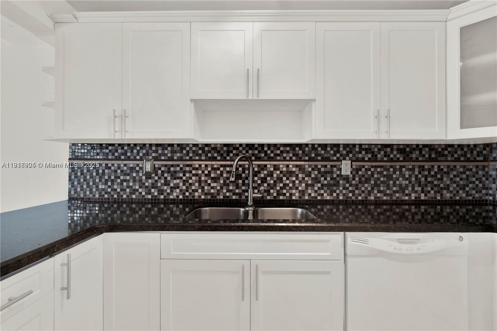 1990 West 56th Street, Unit 1407 Hialeah, FL 33012 - Photo 4 of 15 a close view of a shower