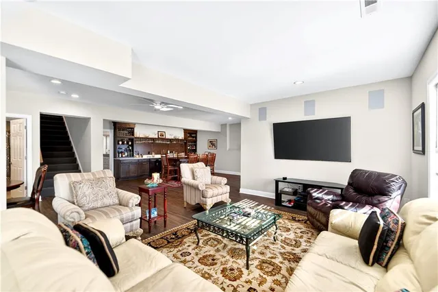 $1,200,000 | 129 Liberty Boulevard, Canonsburg, PA 15317