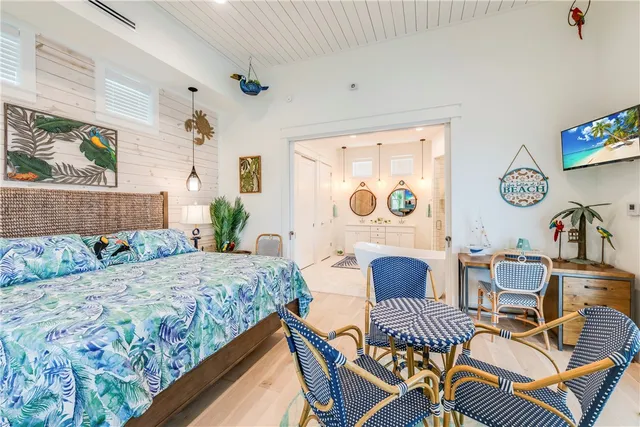 $697,000 | 600 Center N Port, Unit 17, Port Aransas, TX 78373