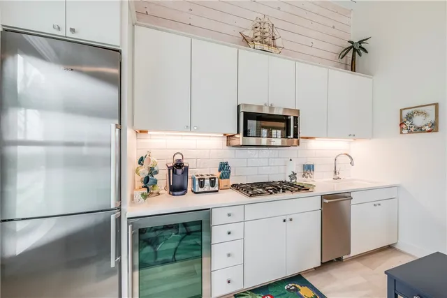 $697,000 | 600 Center N Port, Unit 17, Port Aransas, TX 78373