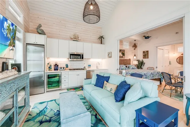 $697,000 | 600 Center N Port, Unit 17, Port Aransas, TX 78373