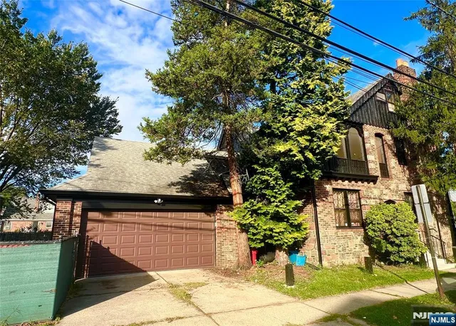 $1,450,000 | 695 Palisade Avenue, Cliffside Park, NJ 07010