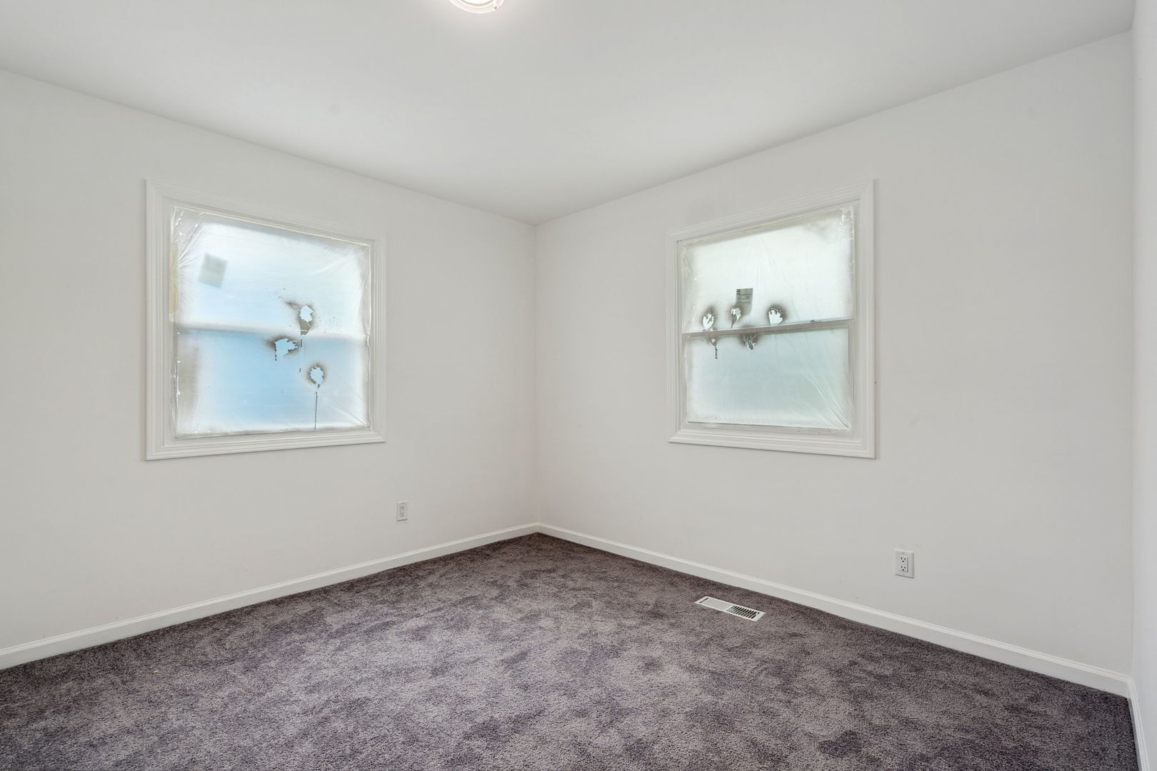 Undisclosed Address Chicago Heights, IL 60411 - Photo 3 of 20 an empty room with a window