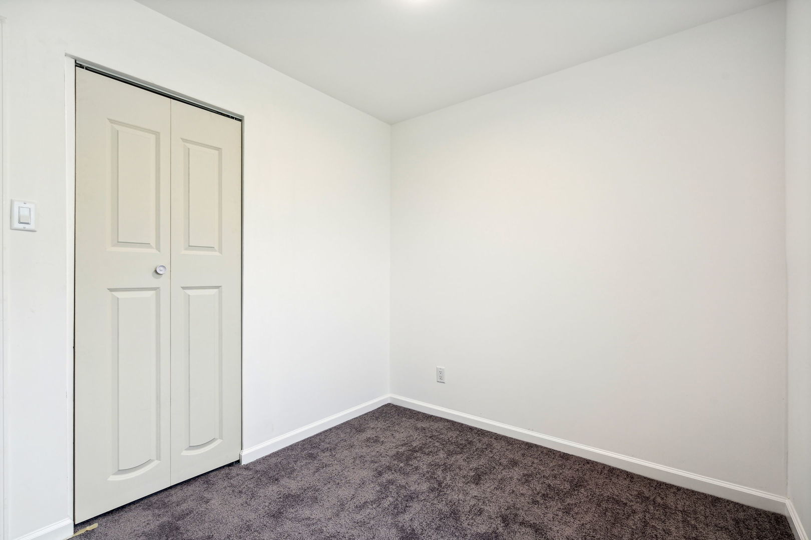 Undisclosed Address Chicago Heights, IL 60411 - Photo 7 of 20 a view of an empty room