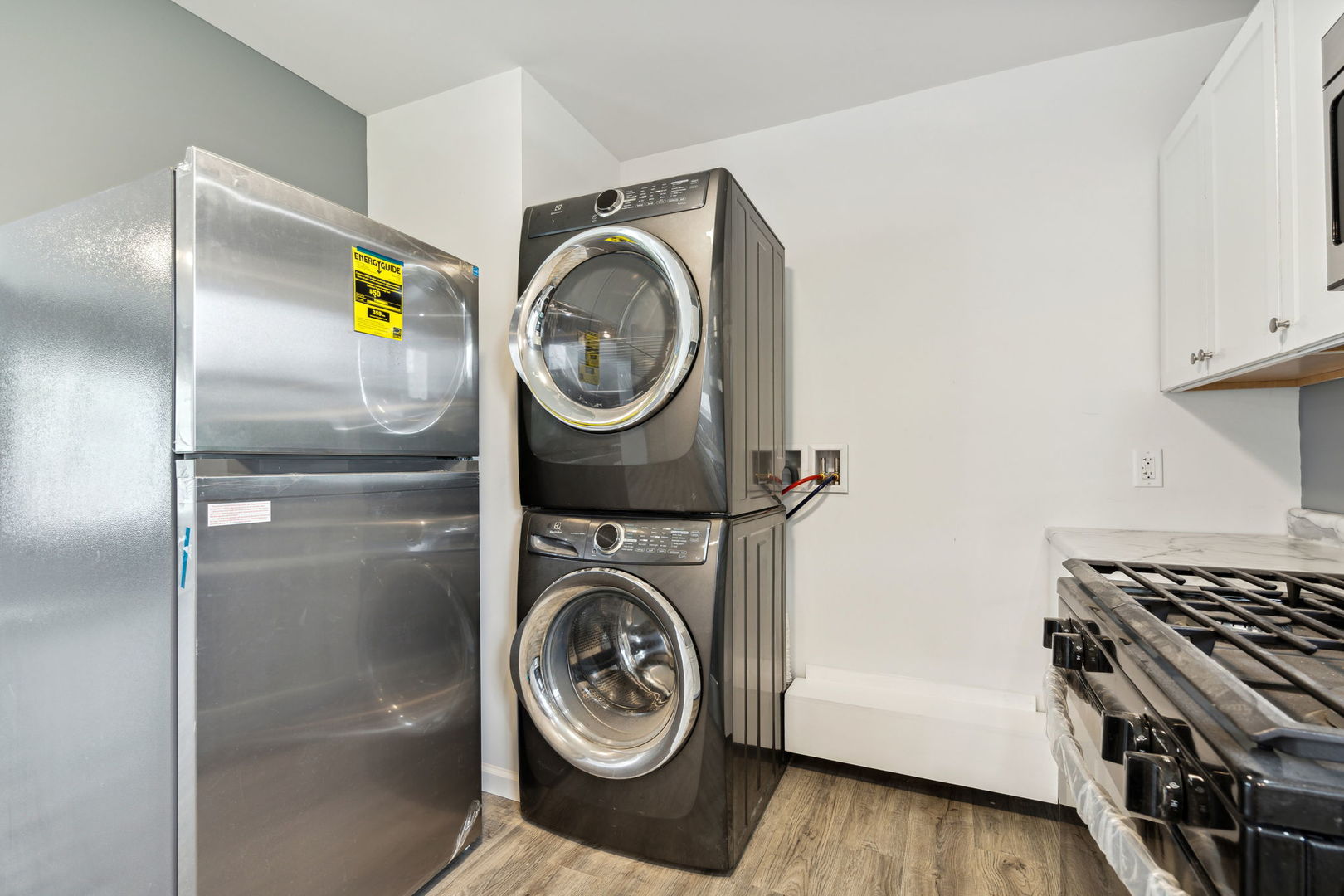 Undisclosed Address Chicago Heights, IL 60411 - Photo 9 of 20 a utility room with dryer and washer