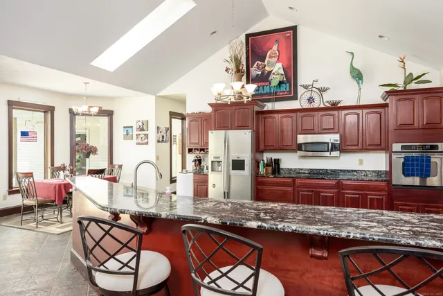 $975,000 | 180 Jericho Road, Pomfret, CT 06259