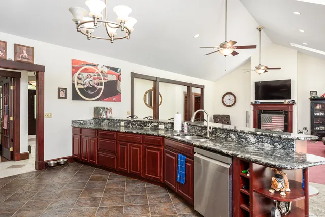 $975,000 | 180 Jericho Road, Pomfret, CT 06259