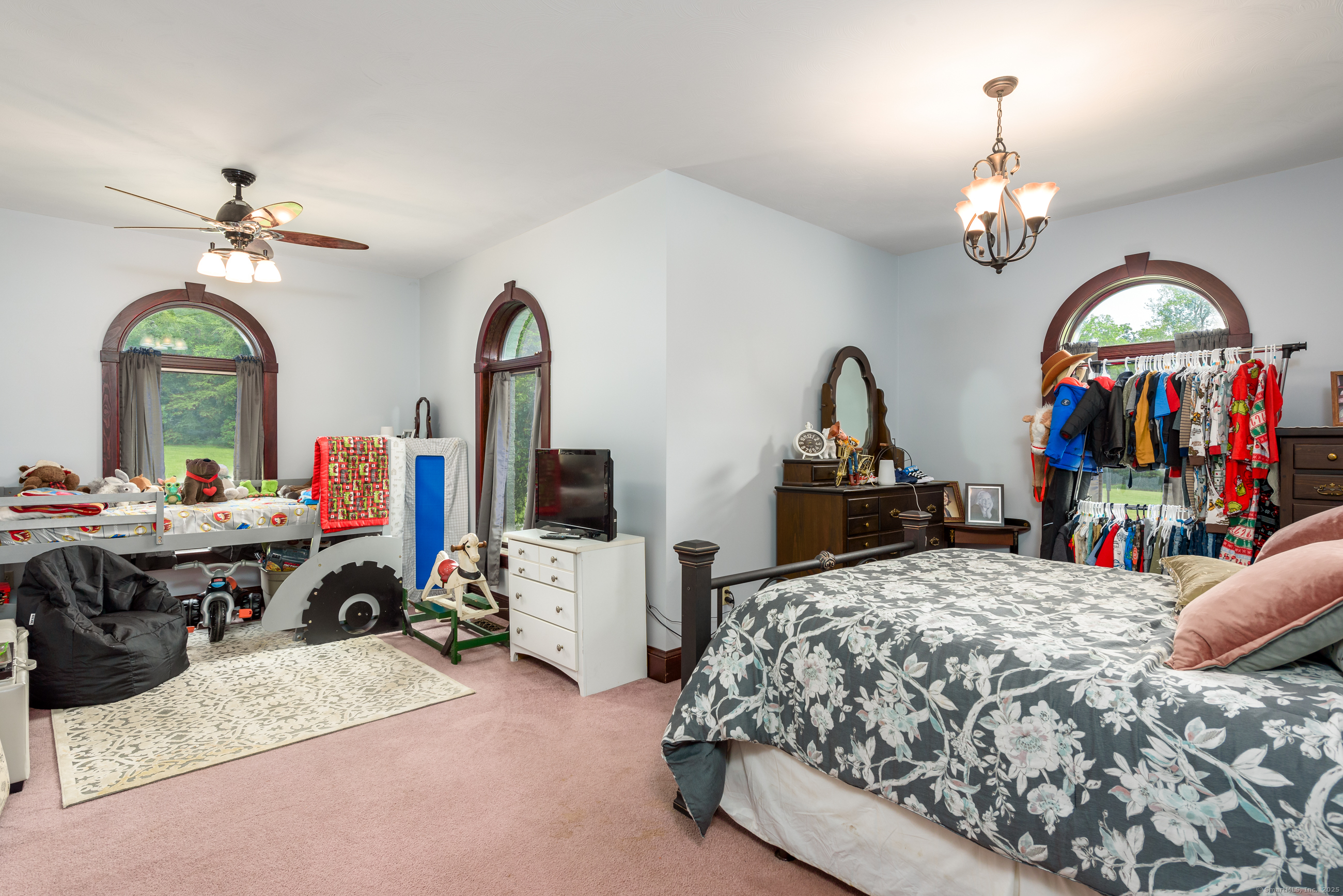 180 Jericho Road Pomfret, CT 06259 - Photo 25 of 40 Bedroom or Guest Suite W/Full Bath & Walk-in Closet