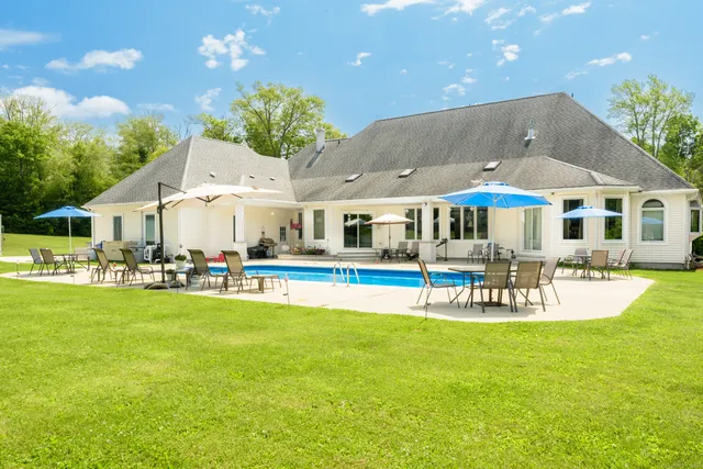 $975,000 | 180 Jericho Road, Pomfret, CT 06259