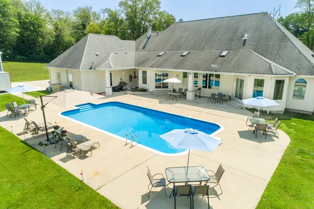 $975,000 | 180 Jericho Road, Pomfret, CT 06259