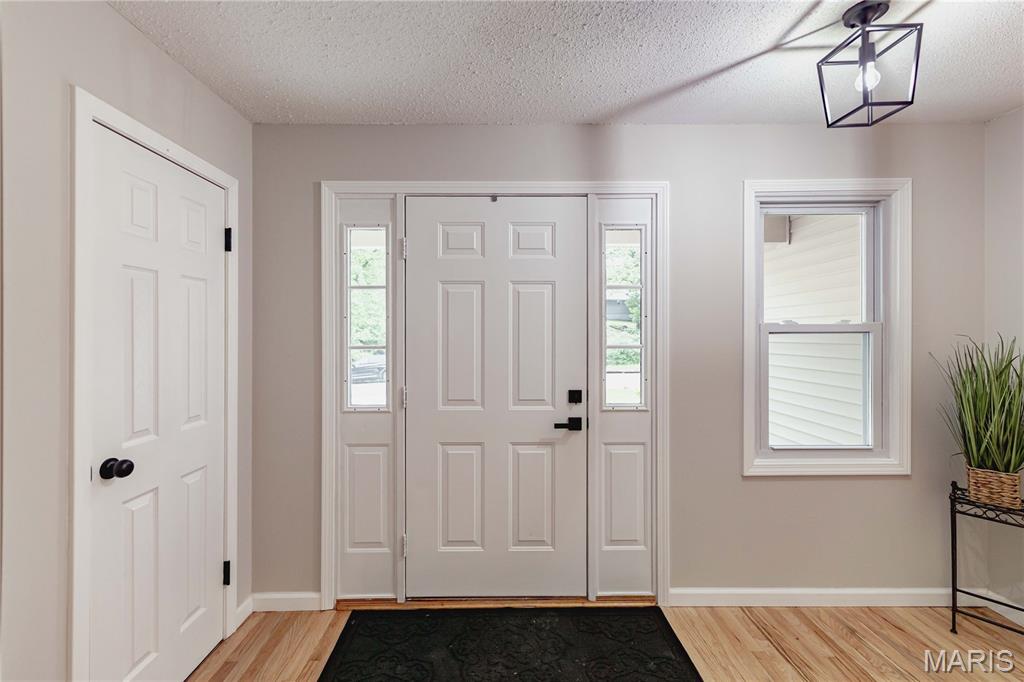 415 Montbrook Drive O'Fallon, MO 63366 - Photo 4 of 50