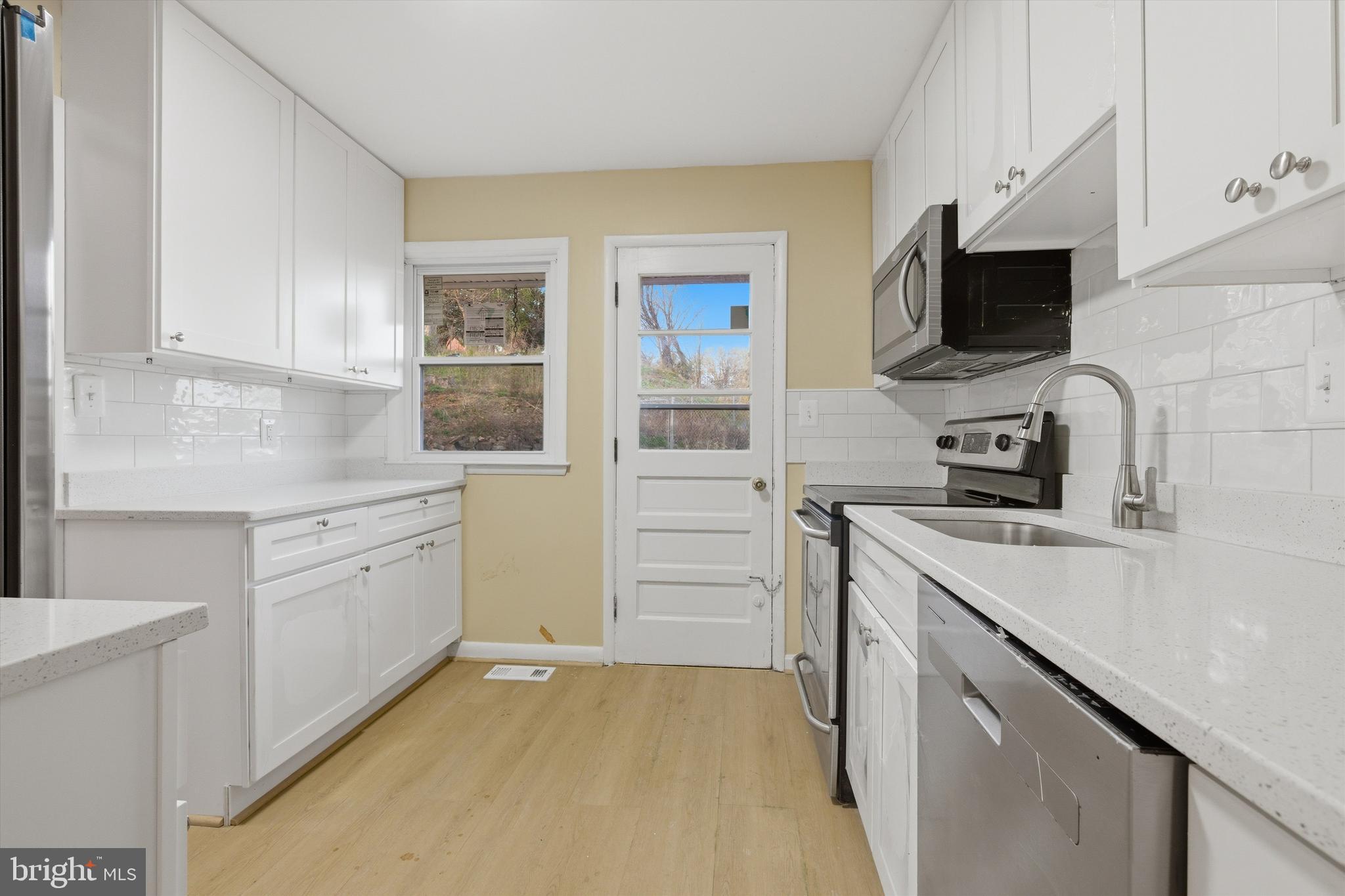 6703 Glenkirk Road Baltimore, MD 21239 - Photo 8 of 33 Kitchen