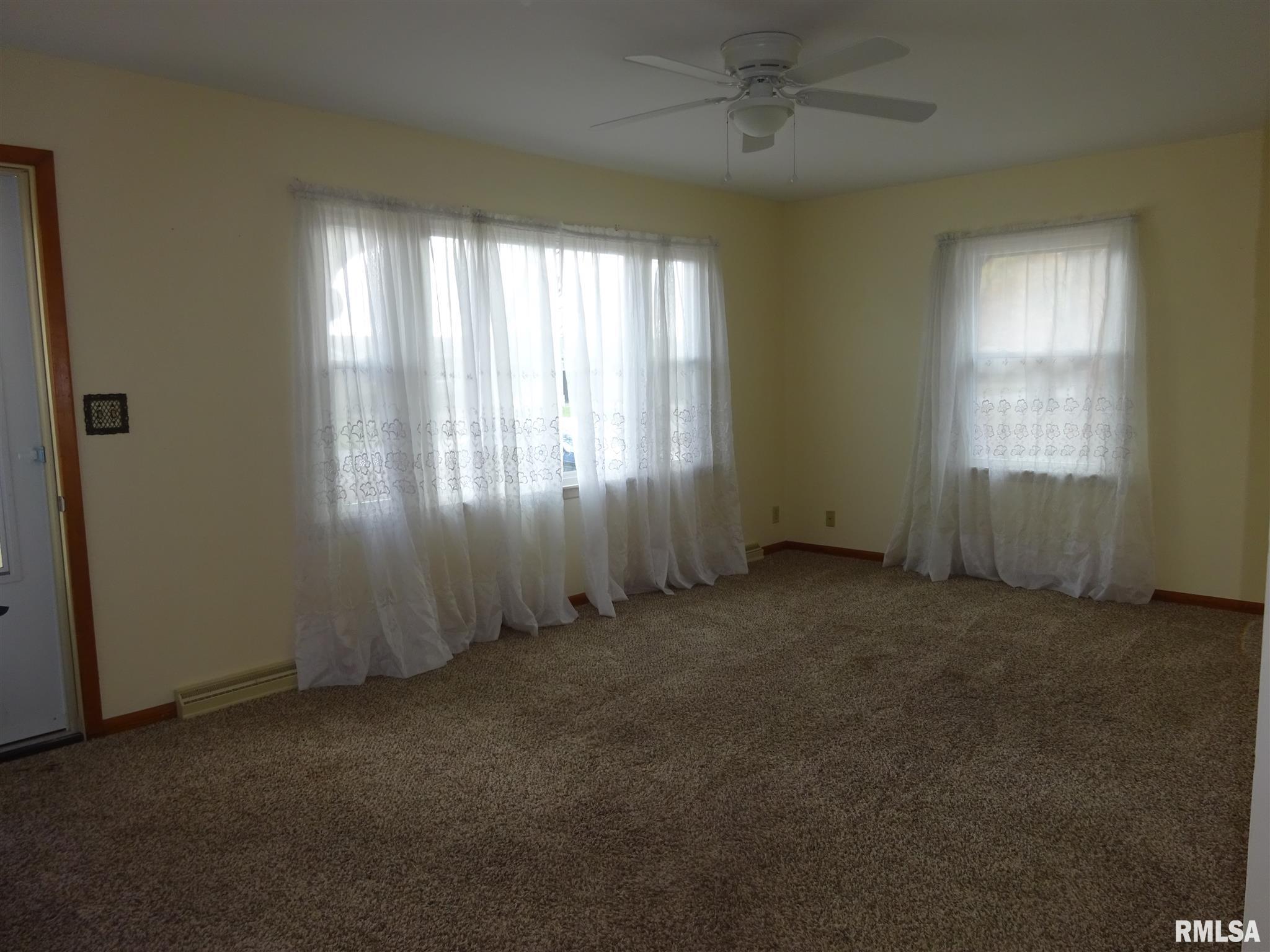 505 Sattley Street Rochester, IL 62563 - Photo 3 of 19