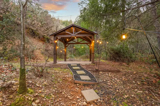 $474,900 | 19563 Roaring Brook Way, Lakehead, CA 96051