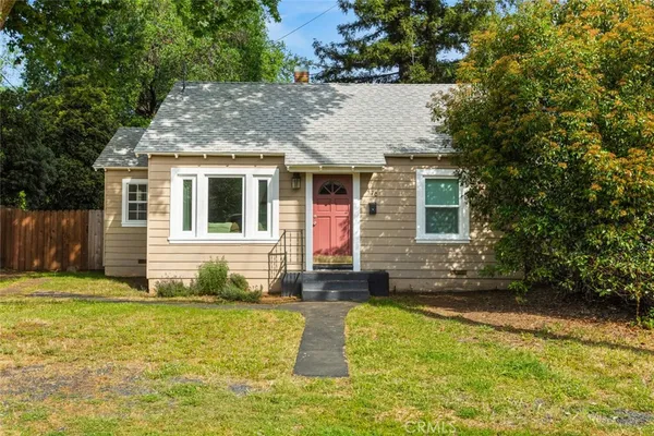 $299,000 | 470 East 10th Avenue, Chico, CA 95926