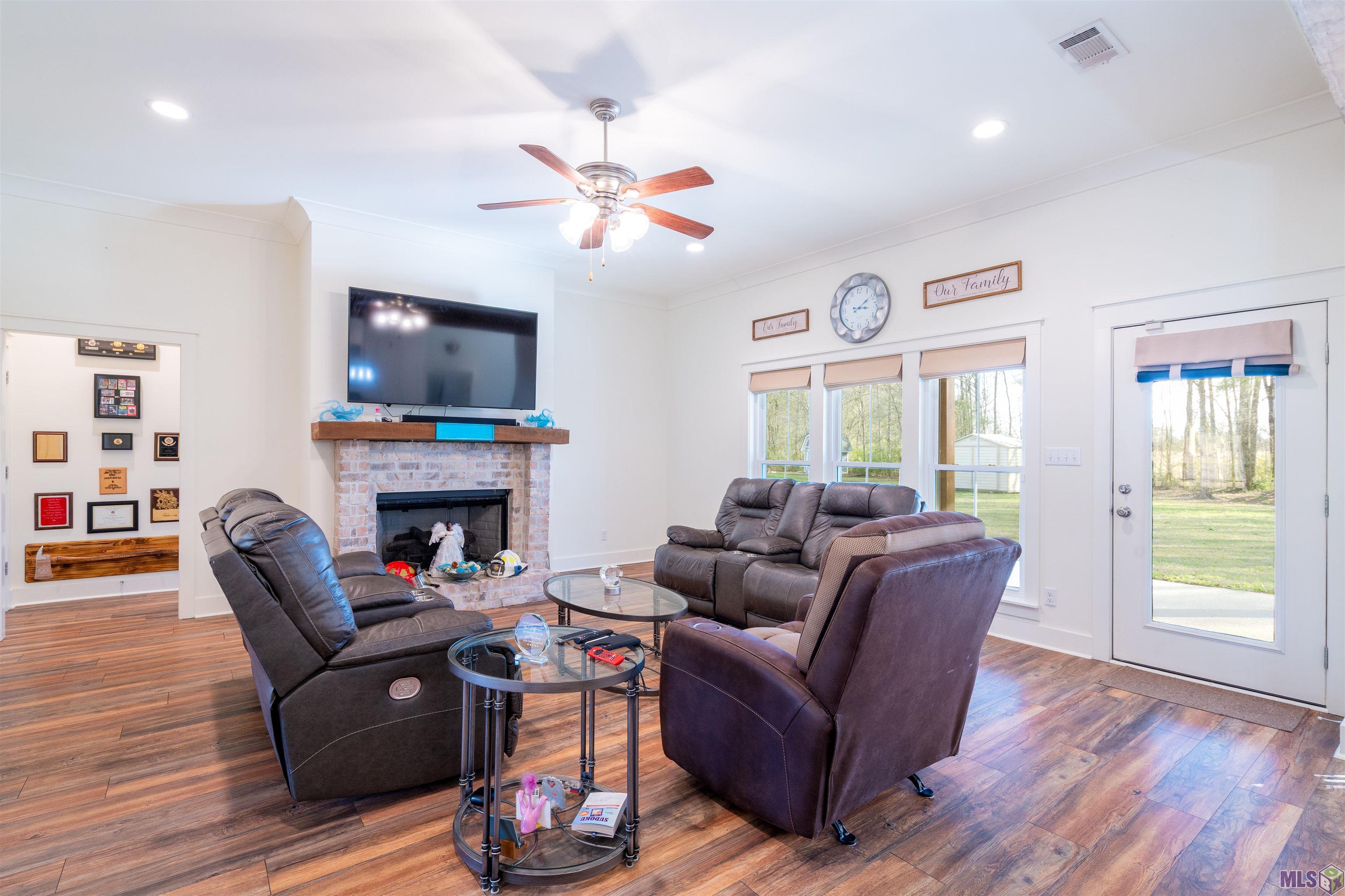 7066 Port Hudson-Pride Road Zachary, LA 70791 - Photo 10 of 37