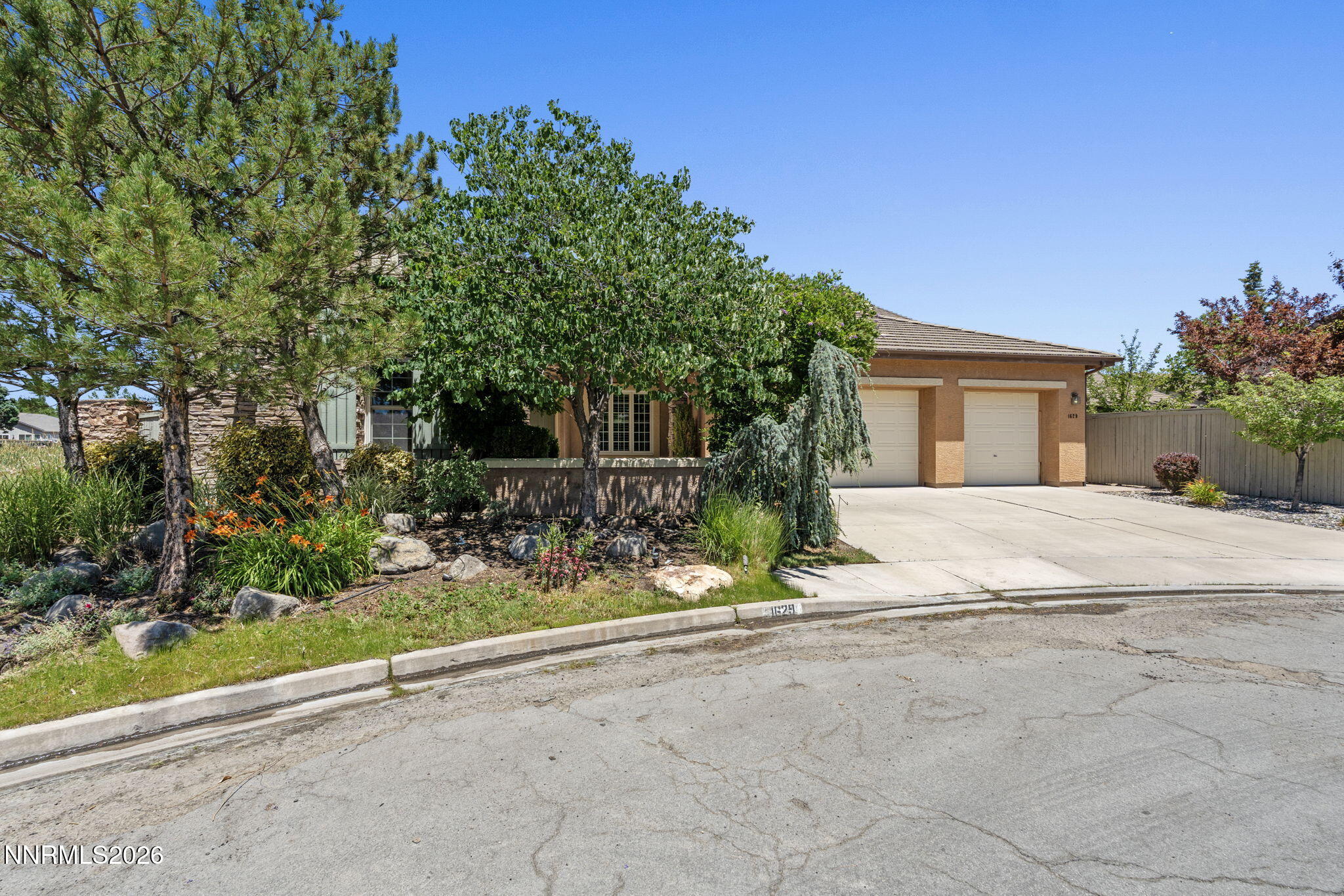 1629 Bridgeview Court Reno, NV 89521 - Photo 3 of 60 2-web-or-mls-DSC09416