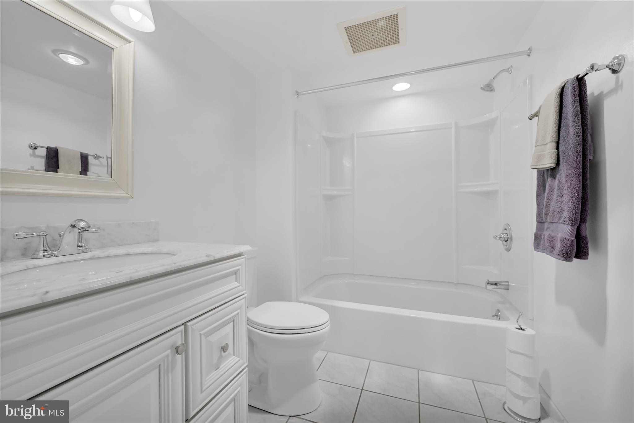 800 Avondale Road, Unit 6P Wallingford, PA 19086 - Photo 22 of 27 Bathroom