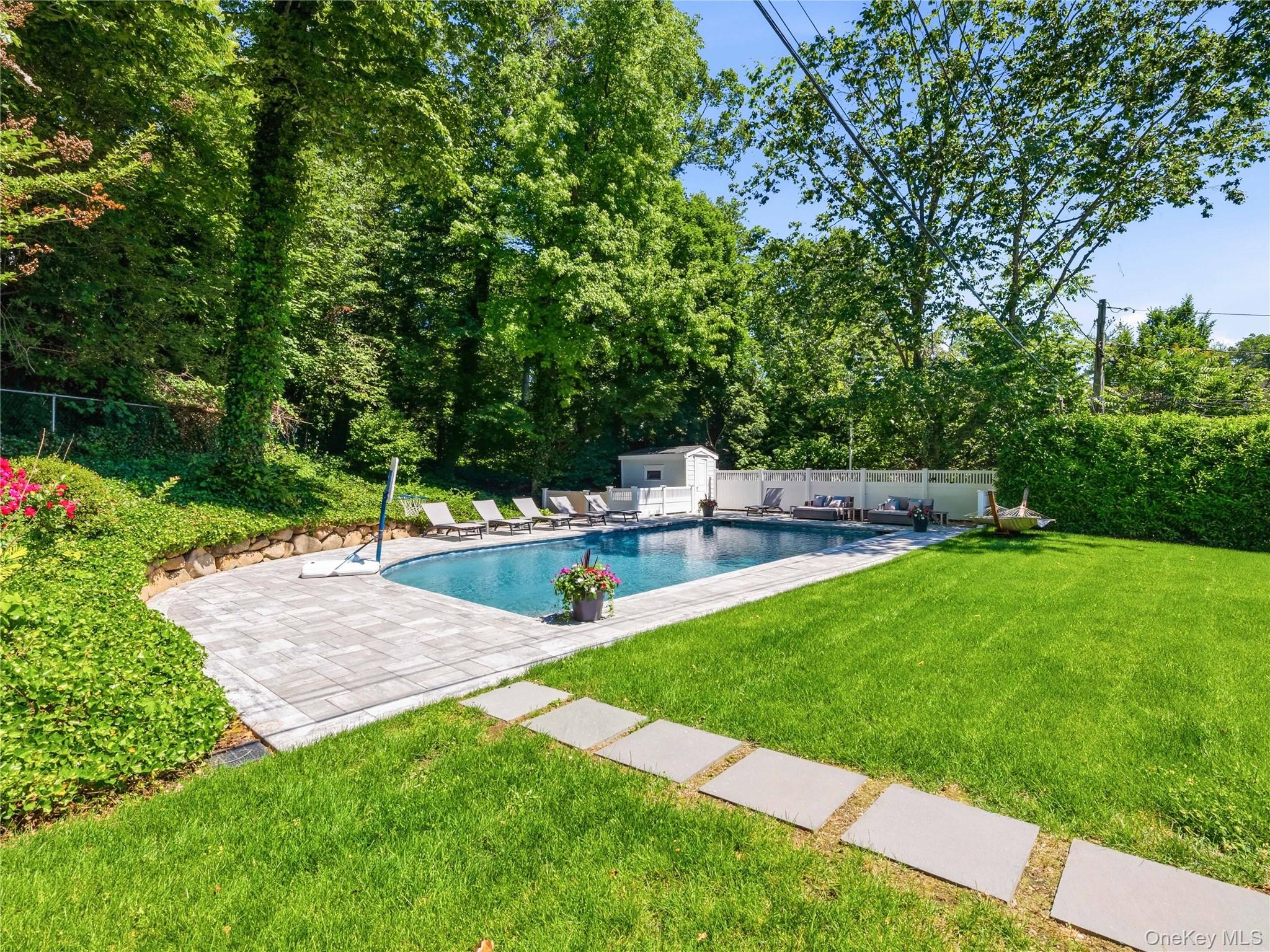 55 Plymouth Road Manhasset, NY 11030 - Photo 39 of 41