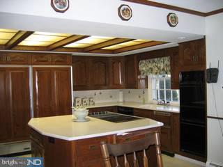 323 Powderhorn Road Fort Washington, PA 19034 - Photo 3 of 6 Gallery Image 3
