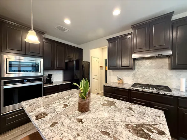 $2,500 | 5308 Baythorne Drive, Austin, TX 78747