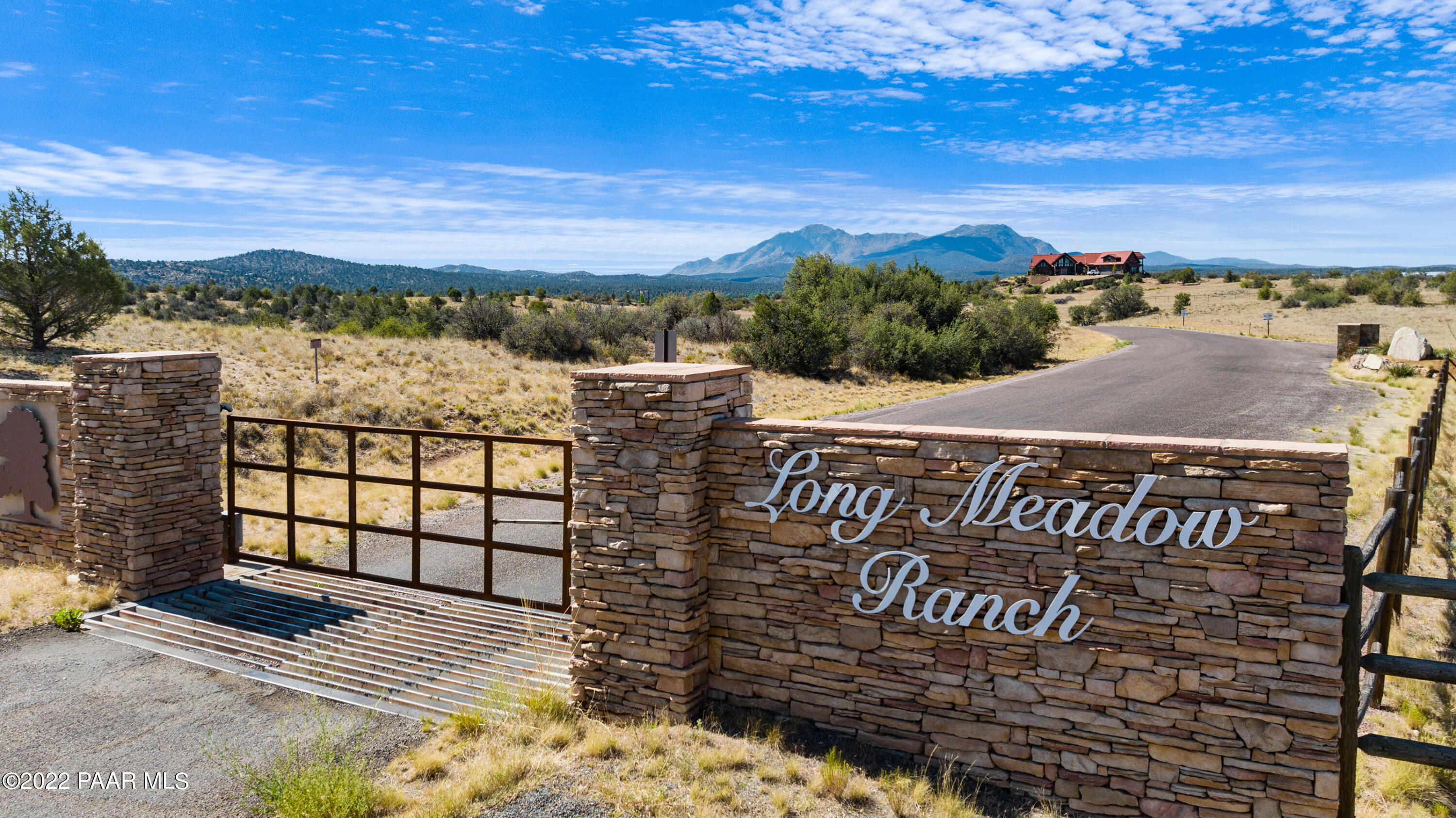12605 North Pheasant Run Road Prescott, AZ 86305 - Photo 3 of 30 Gated Entry