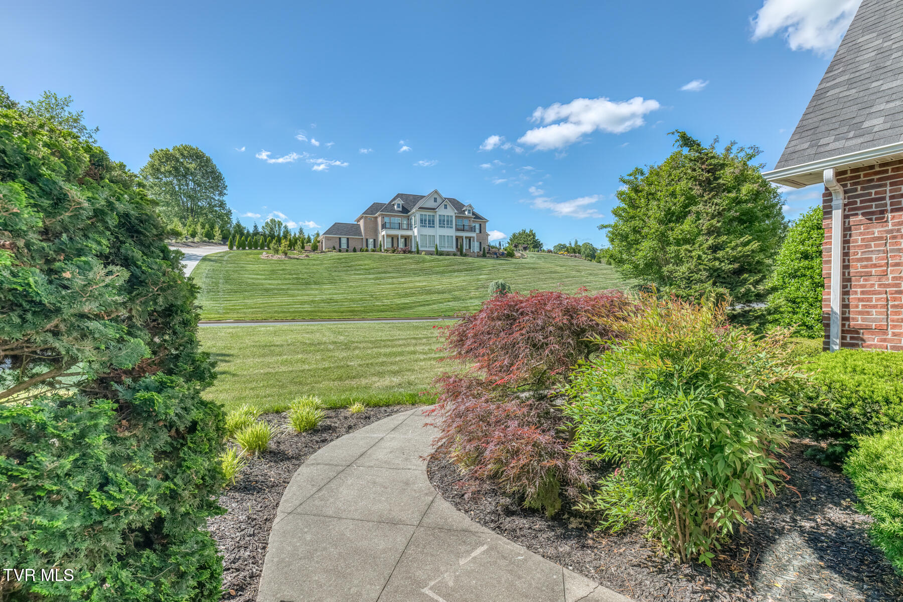 151 Laurel Ridge Drive Jonesborough, TN 37659 - Photo 8 of 106 151 Laurel Ridge Dr-8