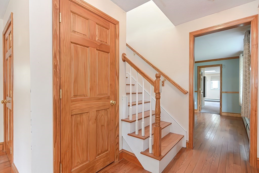 378 Mucciarone Road Franklin, MA 02038 - Photo 5 of 40 Gallery Image 5