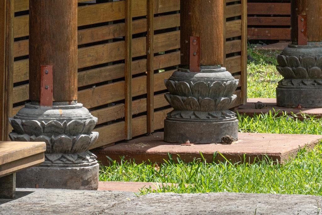 165 Waikoloa Road Hana, HI 96713 - Photo 41 of 50 a view of a chair and table in backyard