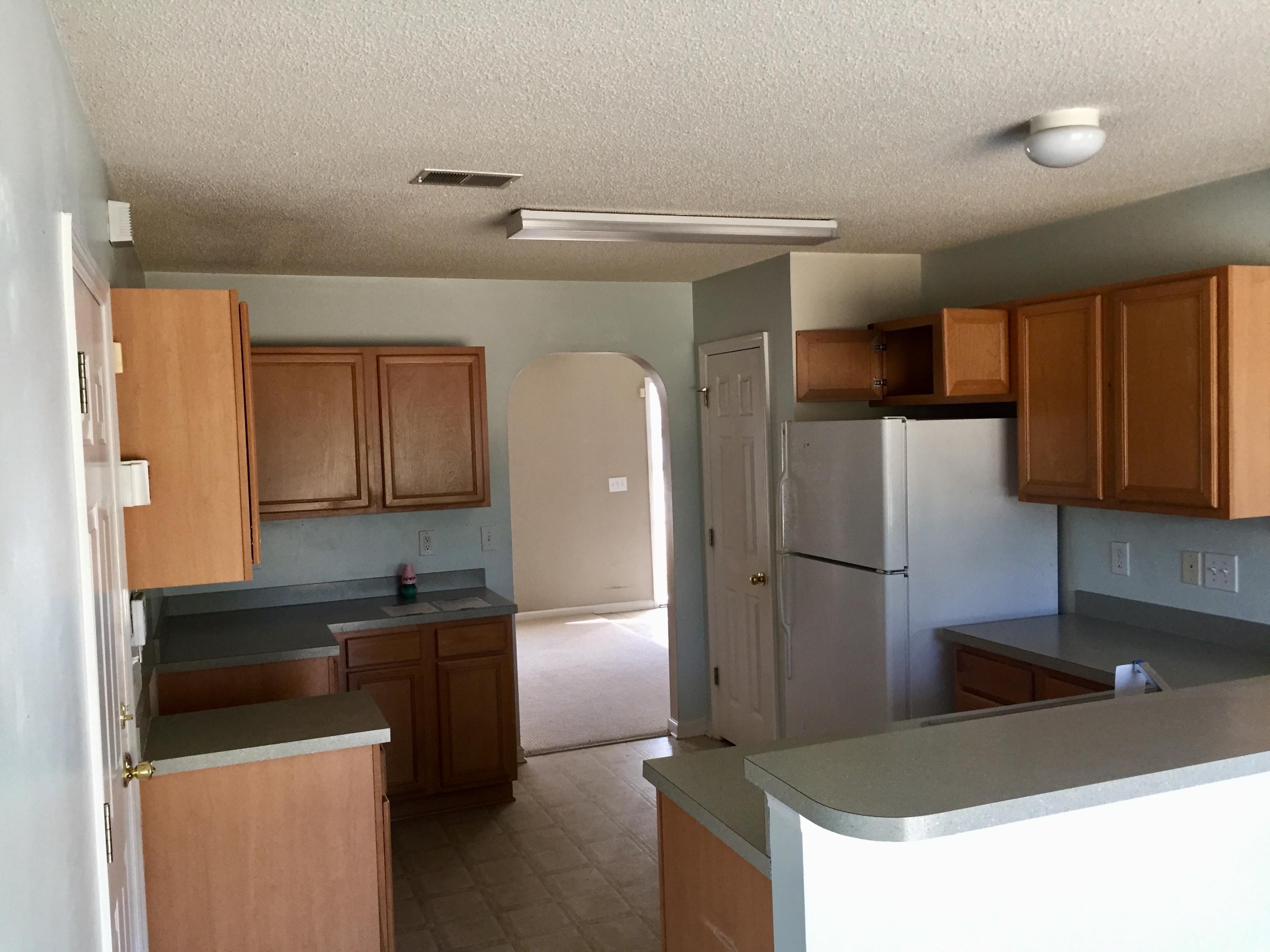 337 Eagle Ridge Road Summerville, SC 29485 - Photo 4 of 7 337EagleRidgeRoadKitchen