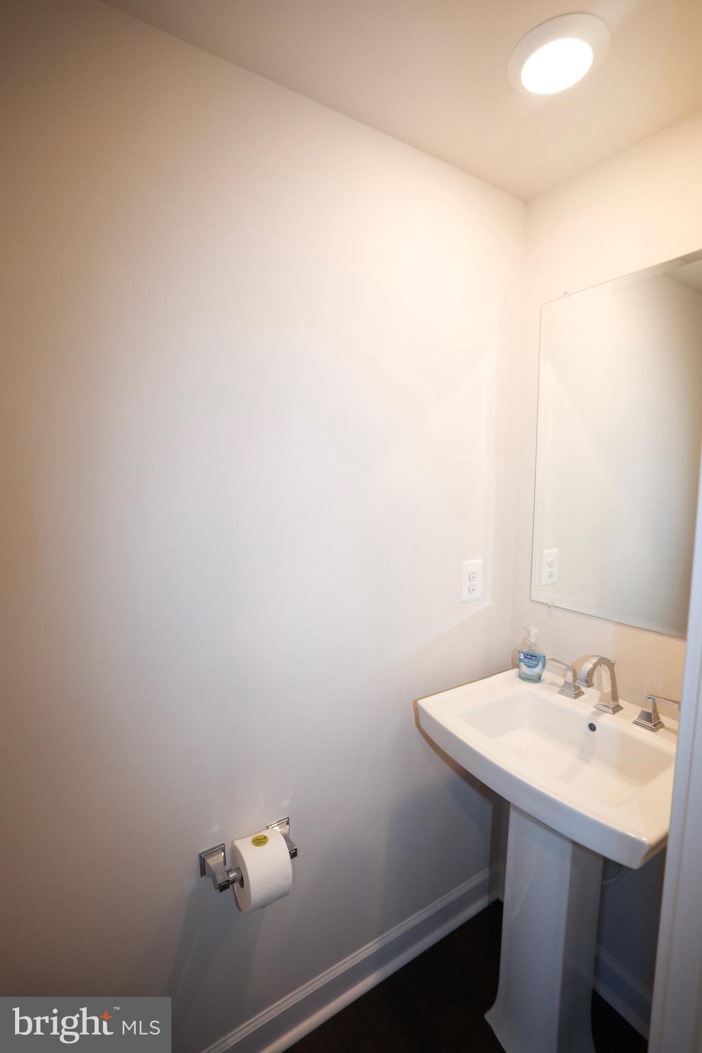 12912 Sunrise Ridge Alley, Unit 61 Herndon, VA 20171 - Photo 7 of 19