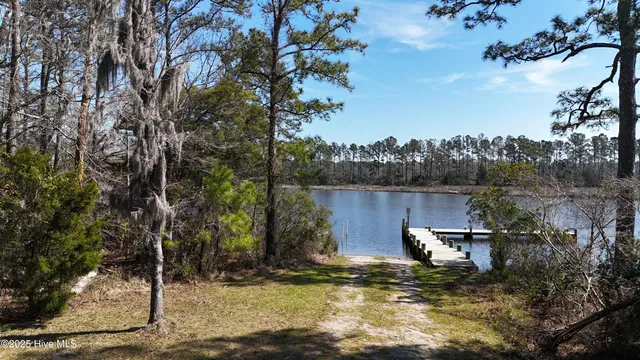 $104,900 | 327 Garbacon Drive, Beaufort, NC 28516