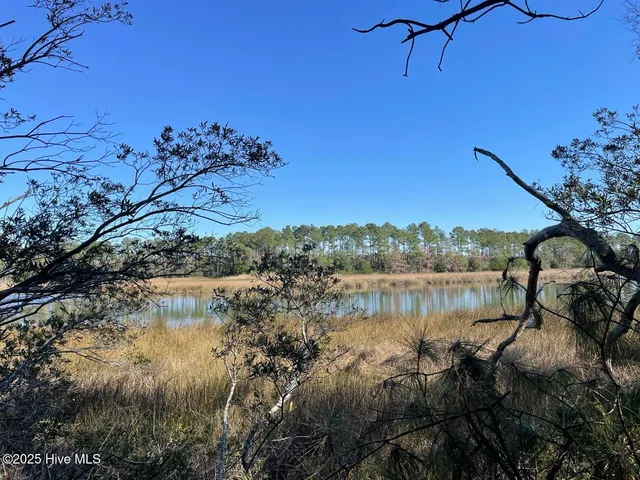 $104,900 | 327 Garbacon Drive, Beaufort, NC 28516