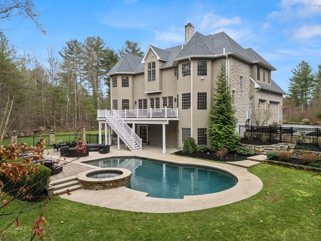 9 Janice Avenue North Reading, MA 01864 - Photo 3 of 41