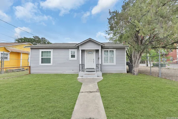 $1,750 | 2006 Hays Street, San Antonio, TX 78202