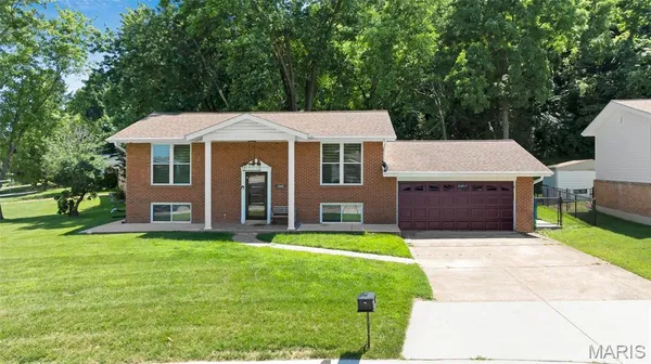 $412,000 | 1251 Hawksbury Drive, Arnold, MO 63010